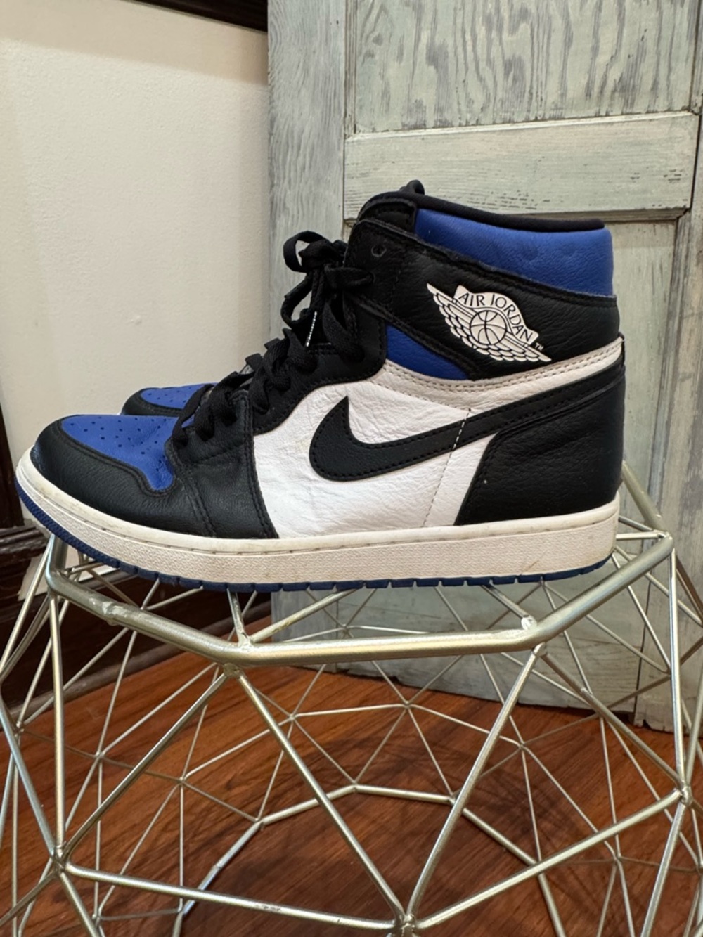 Nike Air Jordan 1 Retro High OG ‘Royal Toe’ size 10